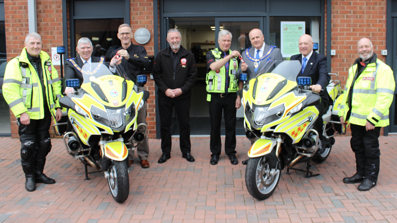 West Lancashire Freemasons Aid ‘Blood Bikes’ To Deliver.
